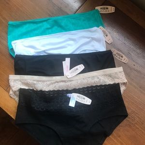VICTORIA SECRETS BRAND NEW UNDERWEAR.